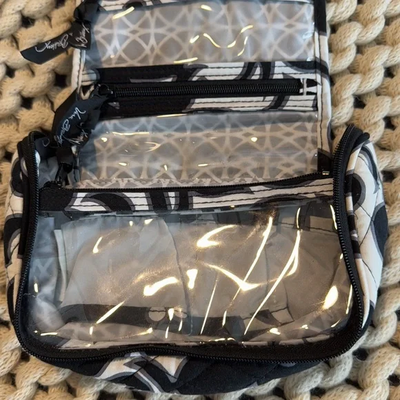 Vera Bradley jewelry/make up hanging organizer - Picture 4 of 13